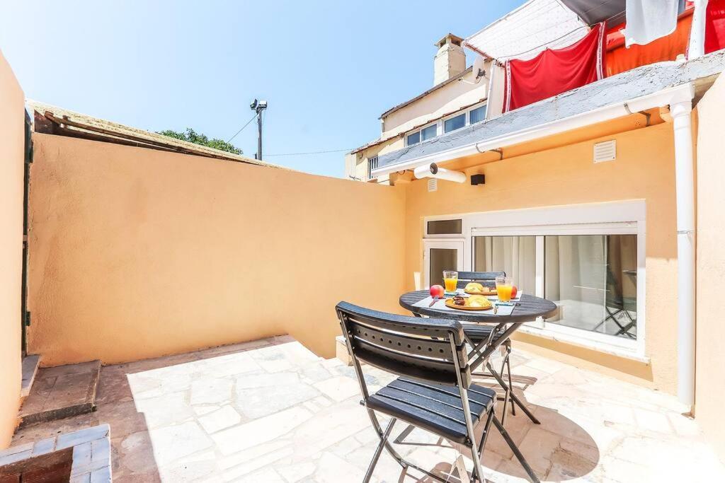 Vita Portucale ! Bright Campo Ourique W/ Terrace Lisboa Exteriör bild